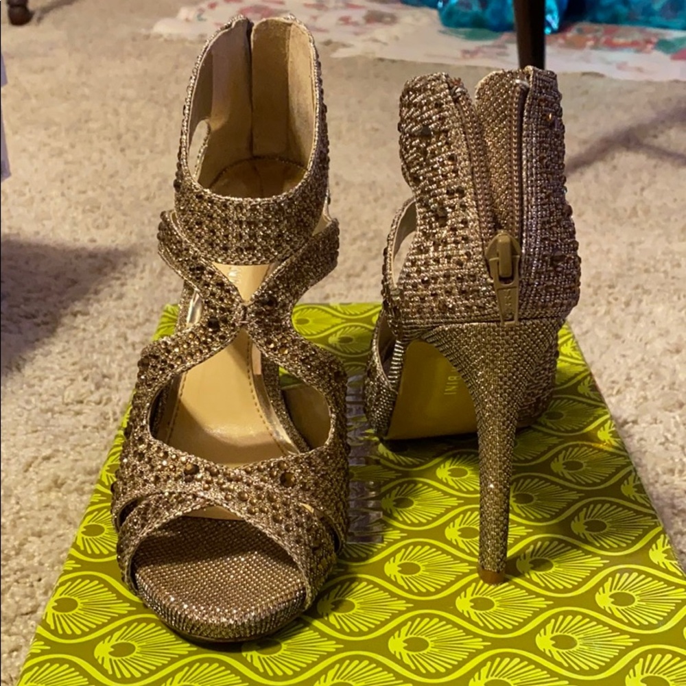 Gianni Bini Gold Fusion Heels